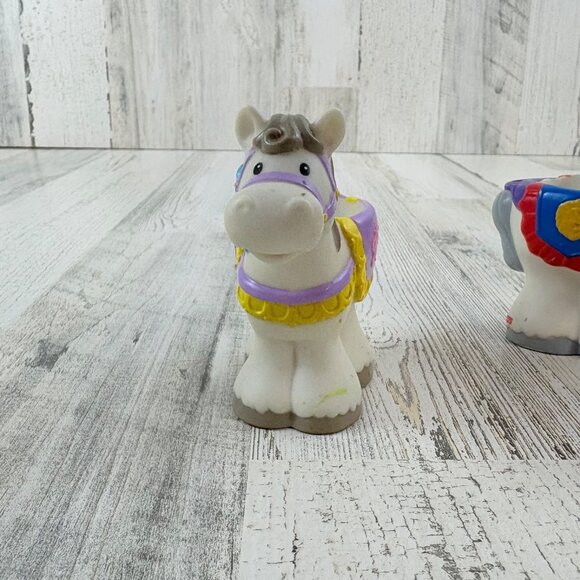 Fisher Price Little People Lot of 3 Royal Horses Prince Princess Castle Kingdom - Picture 3 of 16